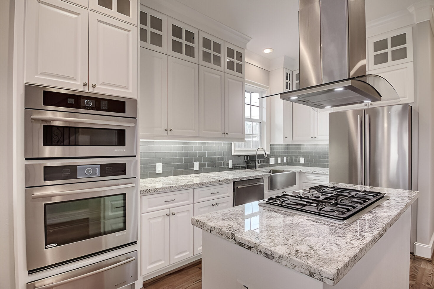 BATHROON Y KITCHEN COUNTERTOP